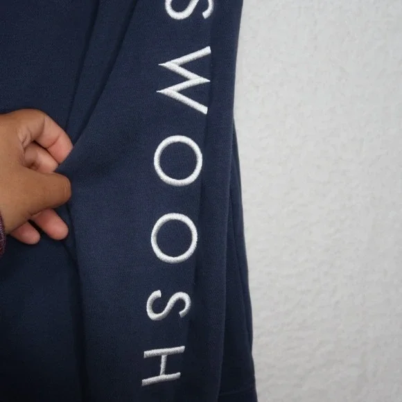 Nike Swoosh Big Girls Kids Blue Crewneck Sz L Casual School Lounge Comfort EUC - Picture 8 of 9